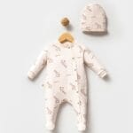 Φορμάκι Με Σκουφάκι Giraffe Εκρού 100% Οργανικό Βαμβάκι