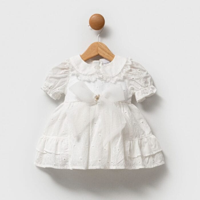 βρεφικό φόρεμα κιπούρ λευκό με γιακά και βολάν