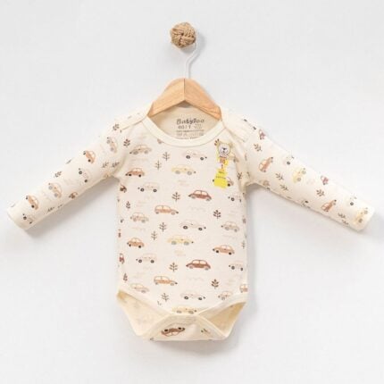 βρεφικό φορμάκι για αγόρι με σχέδιο αυτοκινητάκια εκρού