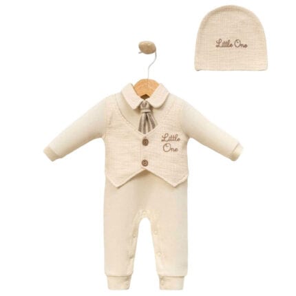 βρεφικό φορμάκι για αγόρι μπεζ με γιλεκάκι γραβάτα και σκουφάκι