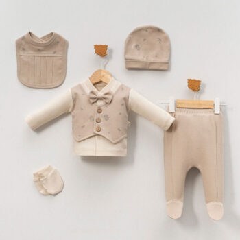 σετ δώρου για νεογέννητο αγόρι μπεζ με γιλεκάκι και παπιγιόν