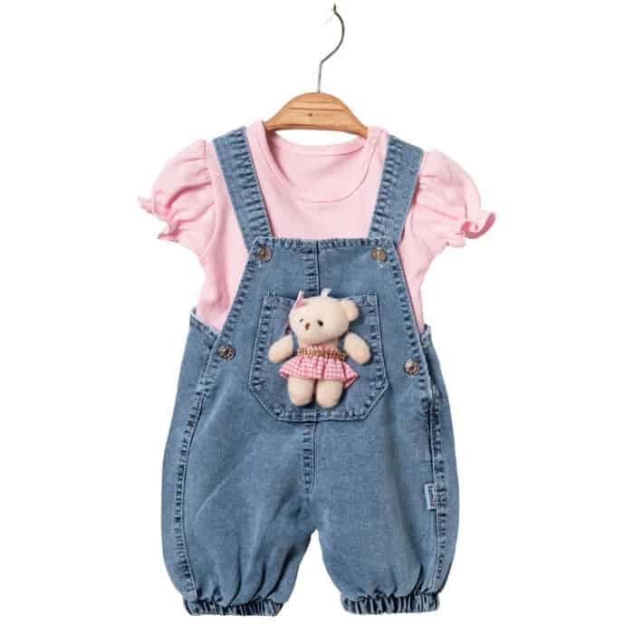 Βρεφική τζιν σαλοπέτα με αρκουδάκι και ροζ μπλουζάκι.