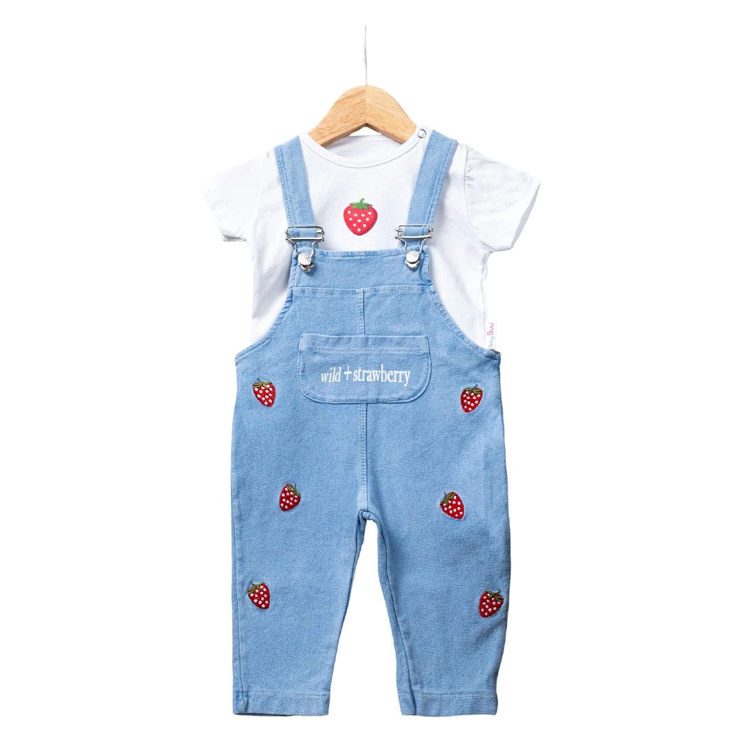 βρεφική σαλοπέτα τζιν με φράουλες με λευκό μπλουζάκι για κορίτσι